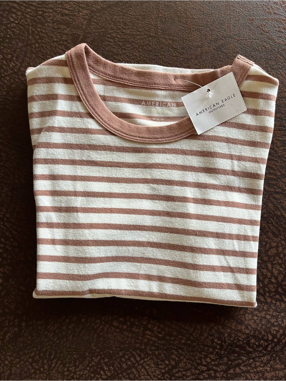 American Eagle Short Sleeve T-Shirt Size M Dark Dusky Pink NWT - Picture 4 of 7